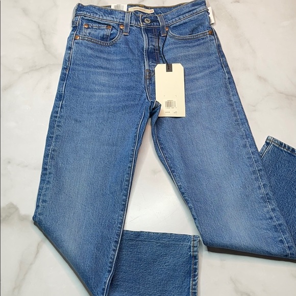 Levi’s Wedgie Fit Straight Jeans Size 24x26 NWT - Picture 2 of 7